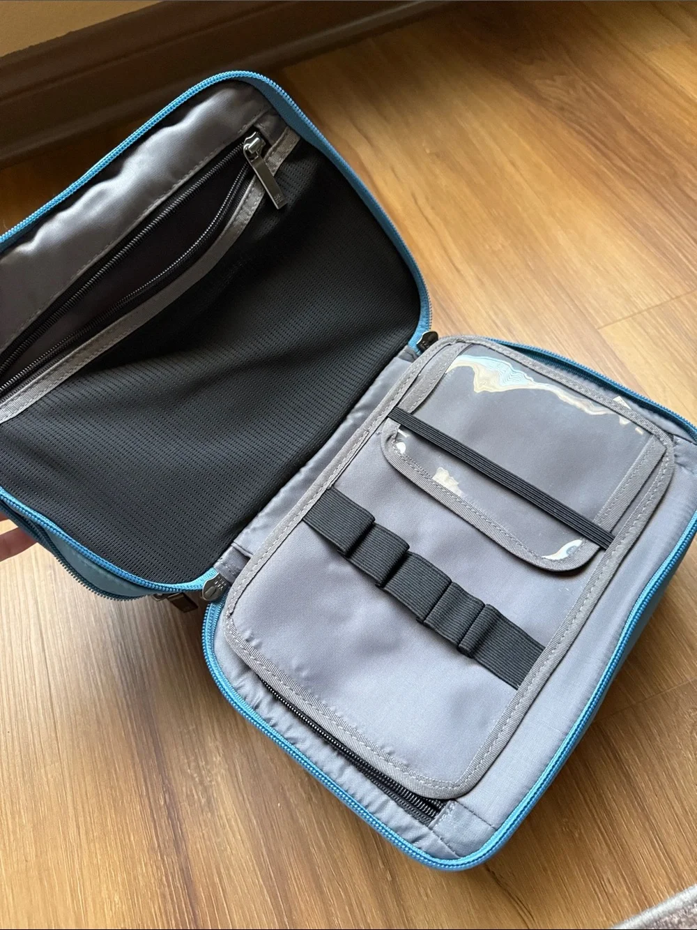 NWT Travel Signature Cosmetic & Jewelry Organizer - Blue
